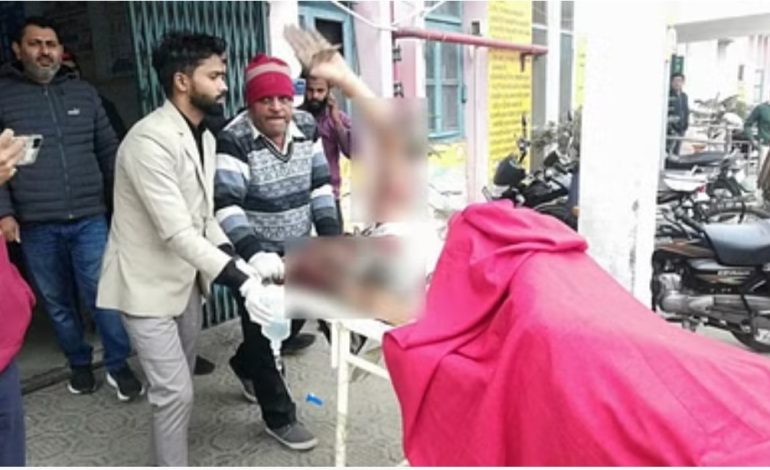 मवाना एसडीएम आफिस में किसान ने खुद पर पेट्रोल डाल आग लगाई